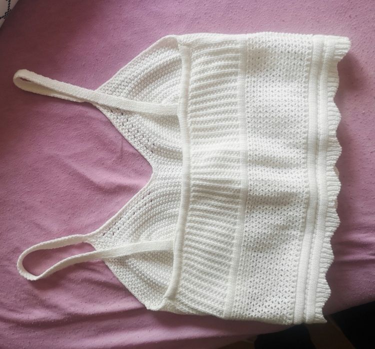 Crop top ażurowy sinsay M