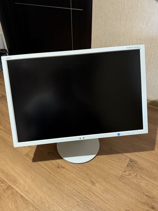 Монитор 24“ NEC. Динаміки, поворот, датчик руху, датчик напрямку зору.