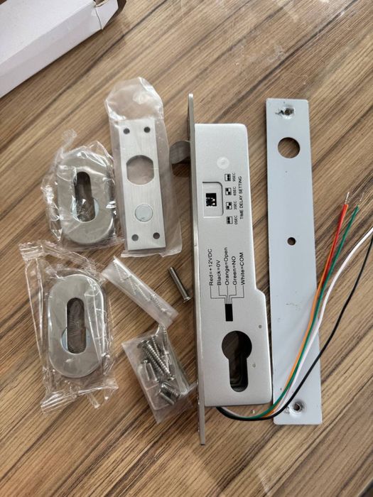 Врезной электромеханический соленоидный замок