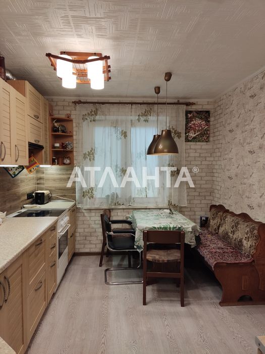 Продается квартира с видом на море.