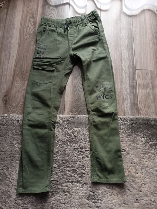 Spodnie chłopięce rozmiar 152