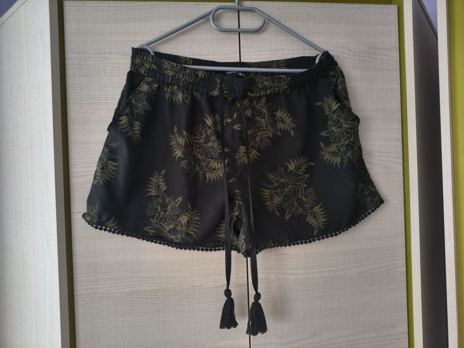 Szorty materiałowe Reserved