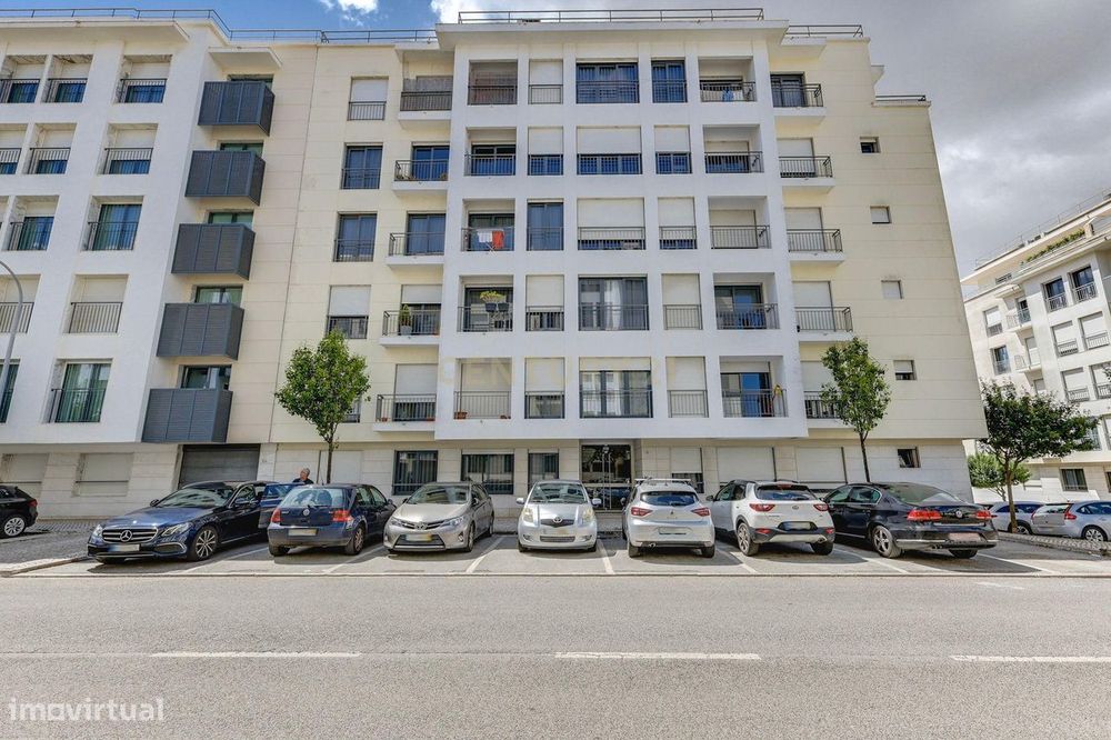 Arrendamento : Fantástico Apartamento T1 com Box (Pré-instalação para