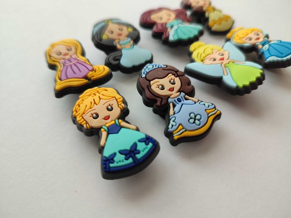 Przypinki do butów crocs prezent księżniczki Elsa Roszpunka Ariel pin