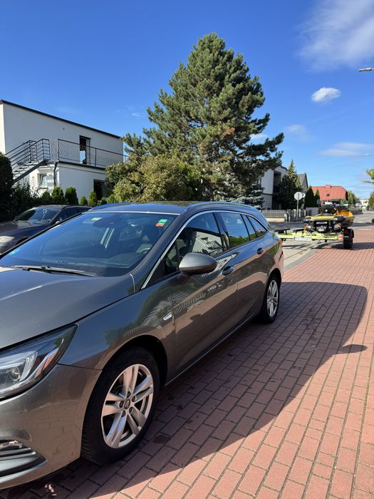 Opel Astra 2019 automat