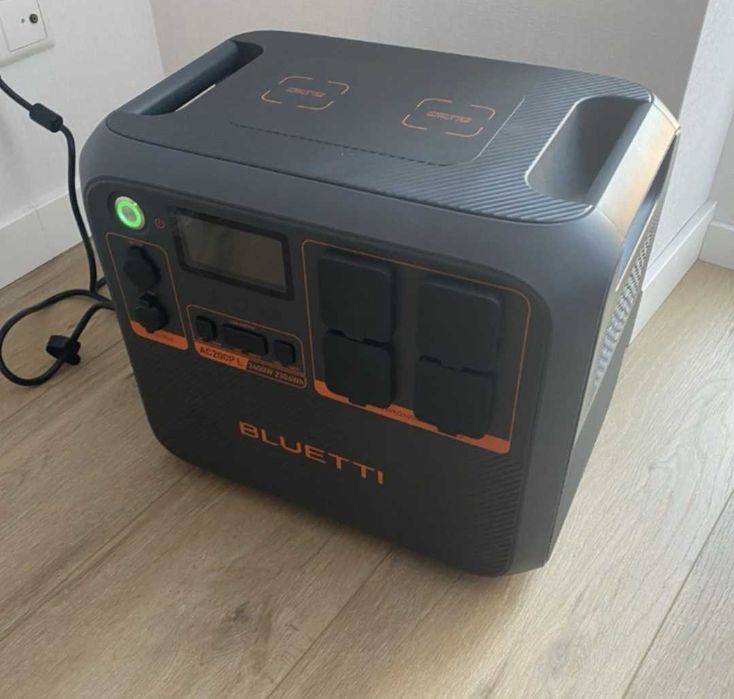 Зарядна станція BLUETTI AC200PL 2400Вт/2304Вт/год