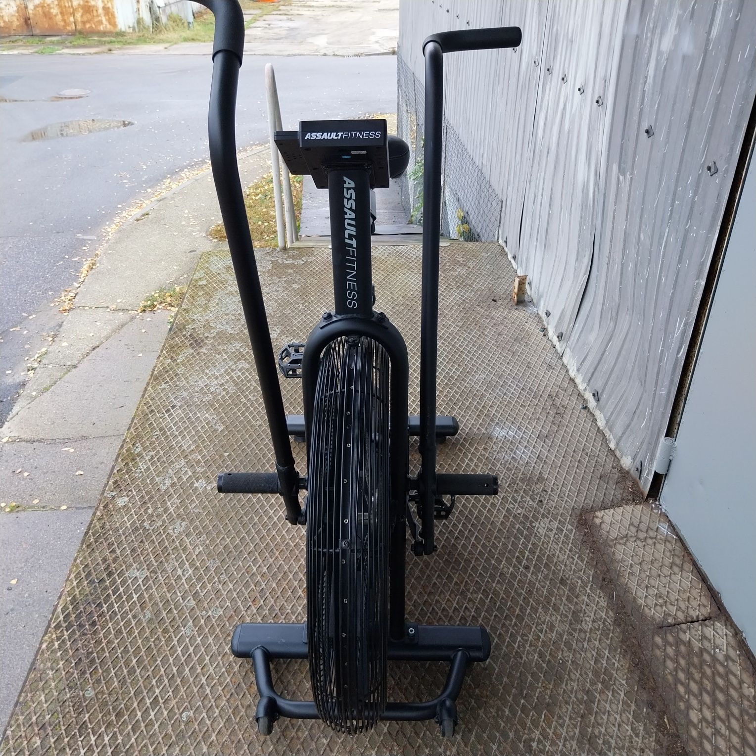 Rower powietrzny Assault Bike Classic. Airbike Crossfit Szczecin Centrum OLX.pl