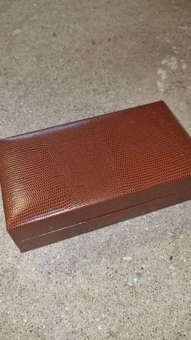 Porta Jóias e Anéis com textura de pele de cobra