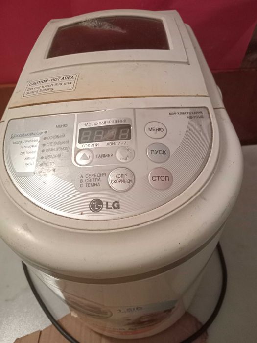 Хлебопечка б/у робоча в доброму стані