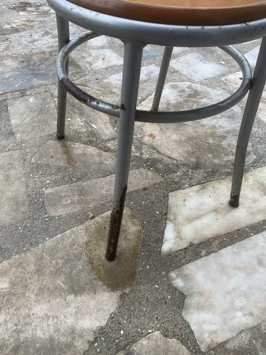 Cadeiras de metal com tampo de madeira (conjunto de 14,vendo separado)