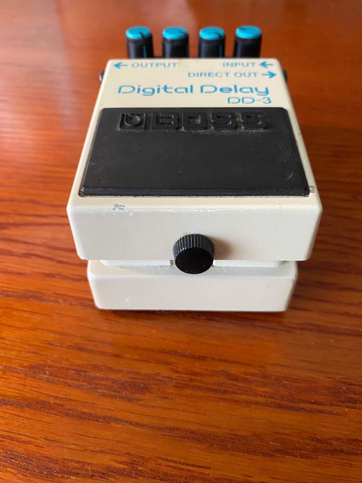 Boss DD-3 Digital Delay — Pedal de guitarra