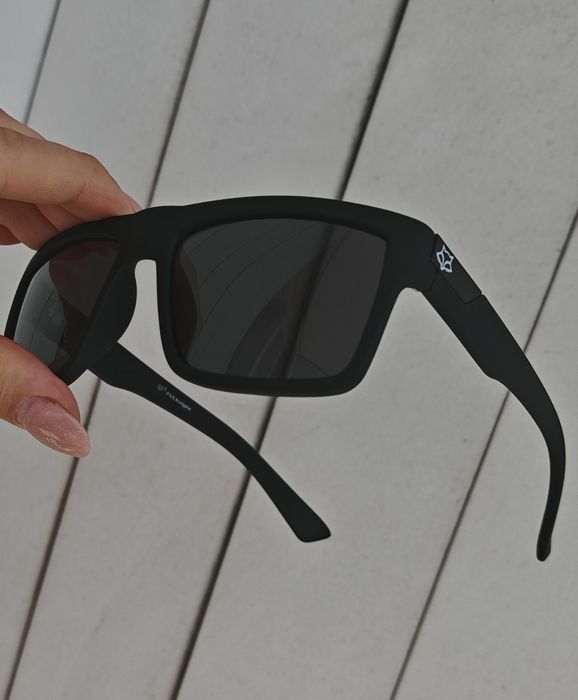 Nowe eleganckie okulary przeciwsłoneczne marki Fox z filtrem uv400