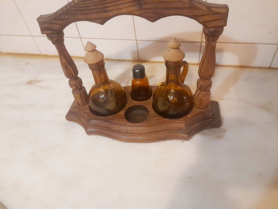 Rustic Vintage-Style Condiment Set445334761139097600