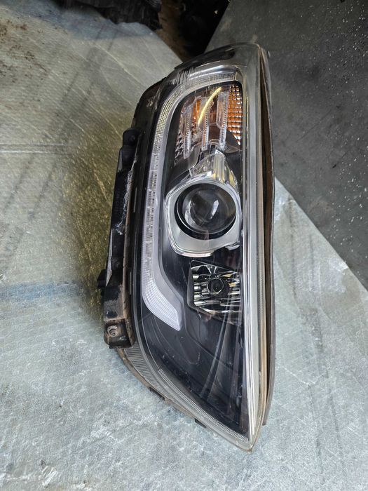 lampa przód Kia Stonic 2017-