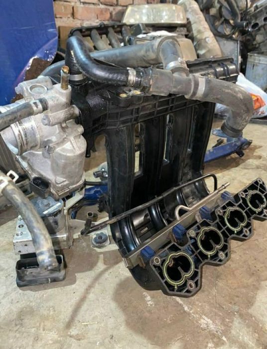 Продам колектор впускний для чері джагі