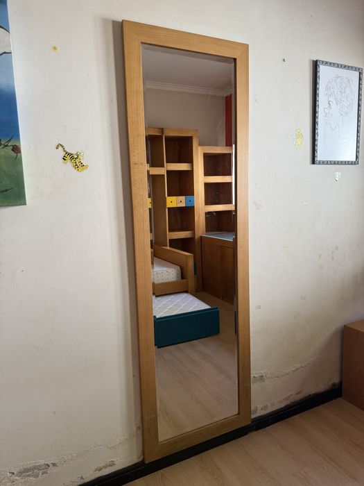 Mobilia de quarto de criança com secretaria