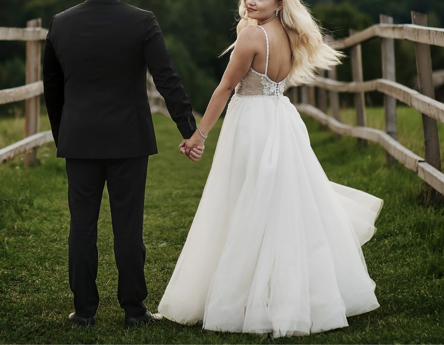Suknia ślubna glamour