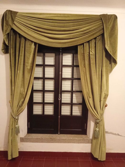 Cortinado em veludo tudo completo