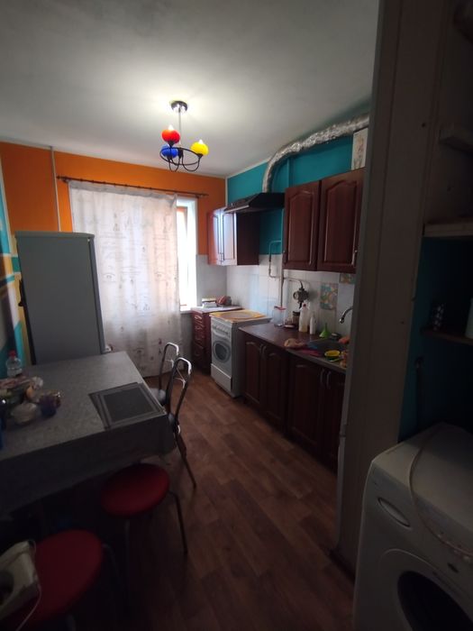 Продается 3комнатная квартира на Жилпоселке.
