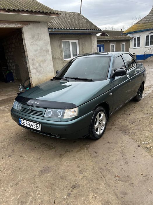 Продам хорошу та надійду машину 
Ваз 2110 з мотором 1,6 8 кл
Мотор працює рівно масло не бере пробіг не великий в машину вкладено багато грошей і душі 
Другий власник 
Хороша зимова гума купував літом 
На титанах 
Стоїть хороша музика 
Хороше світло бі лед лінзи 
Фсо балка 
Зіркове небо замінена приборки 
Машина тонована стоять евро коврики,  магнітола 2дін з підтримкою GPS якщо виникли якісь питання дзвоніть пишіть на номер  0 ************09 радий відповісти 
Любий вид переоформлення