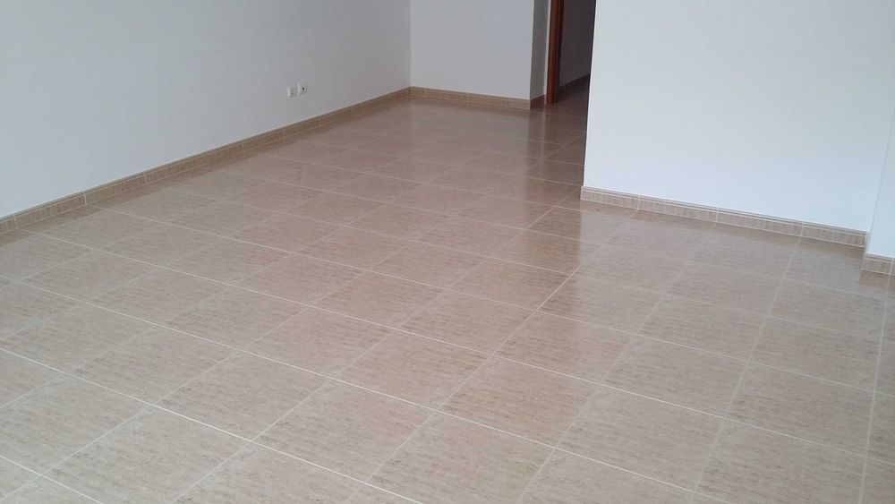 APARTAMENTO T3 ARRENDA-SE , S. Domingos de Rana  Alto do Mação , Matarraque.