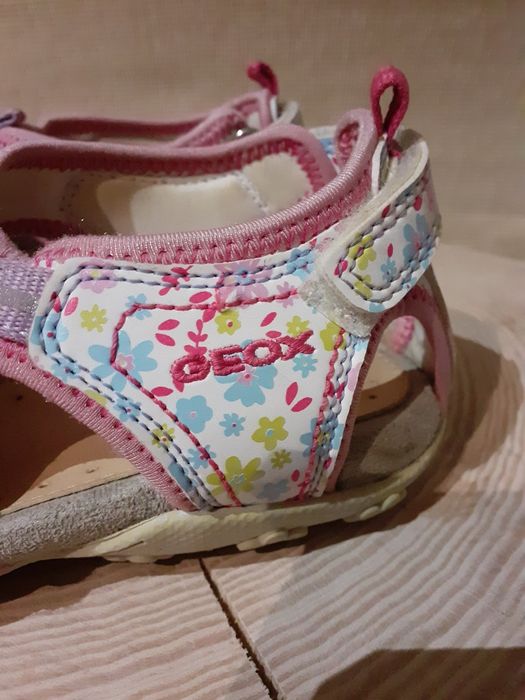 Sandały dziewczęce firmy GEOX rozmiar 33