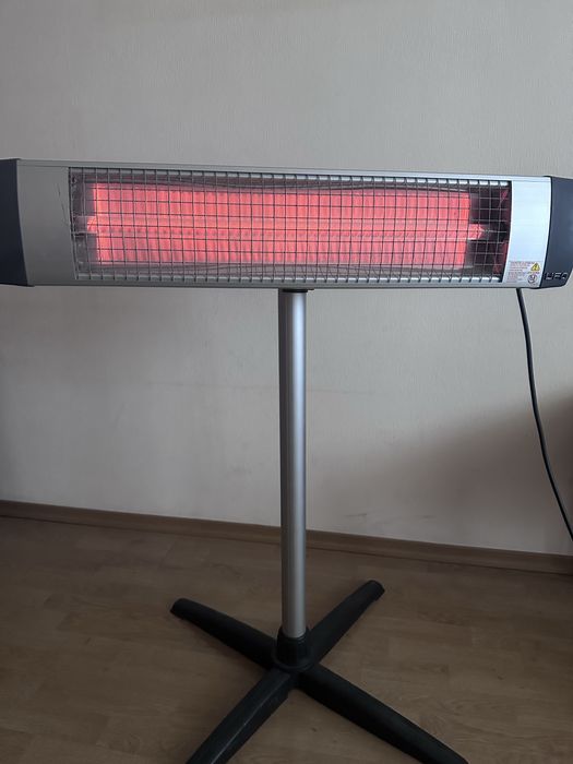 Інфрачервоний обігрівач UFO + телескопічна стійка