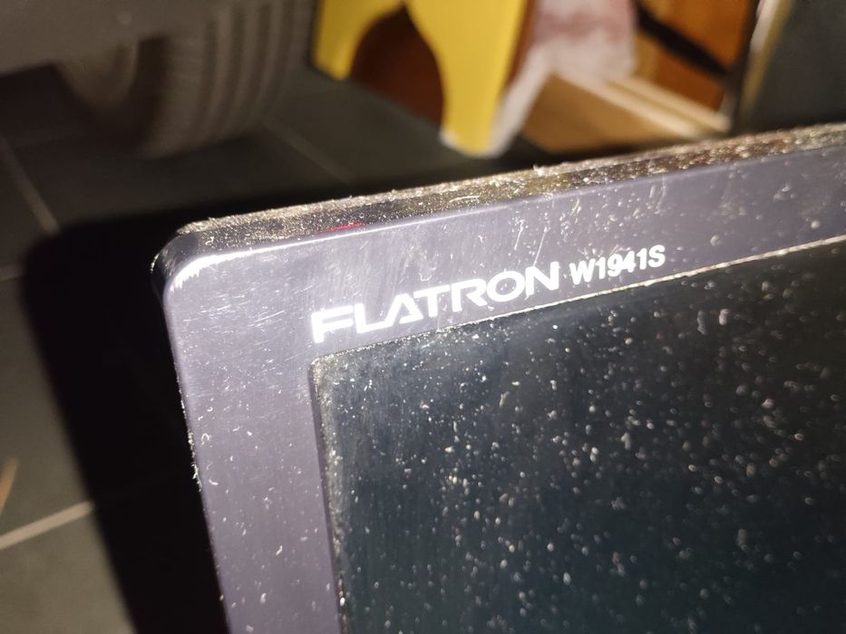 Monitor LG Flatron de 20 polegadas