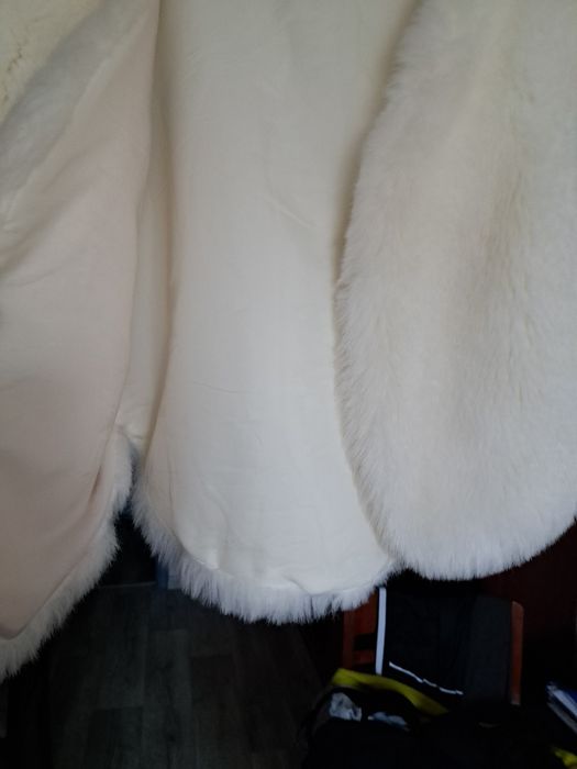 Жилет, накидка. Подойдёт для свадебной церемонии.