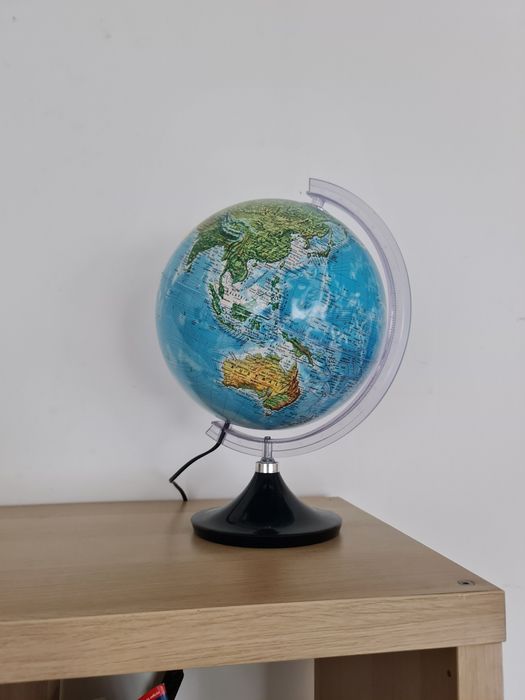 Candeeiro globo terrestre