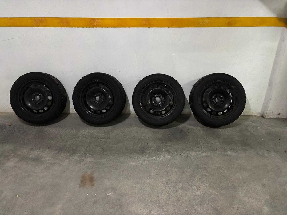 4 jantes de ferro VW com pneus em excelente estado + tampões originais