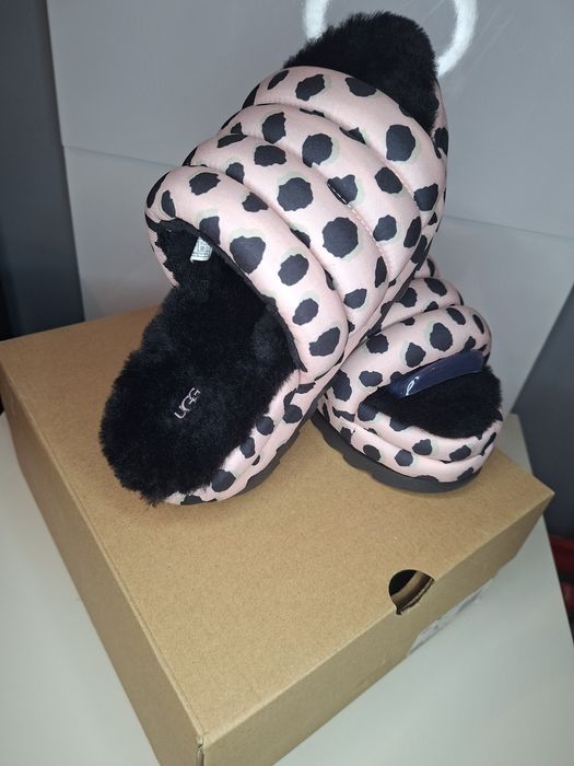UGG klapki bestseller 2026