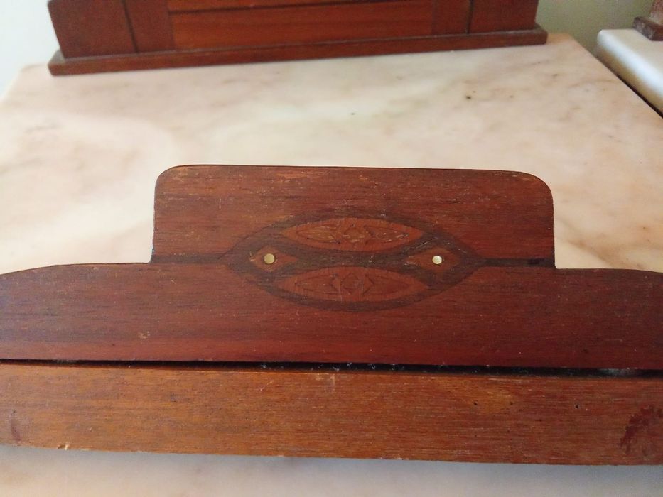 Mesas de Cabeceira Antigas