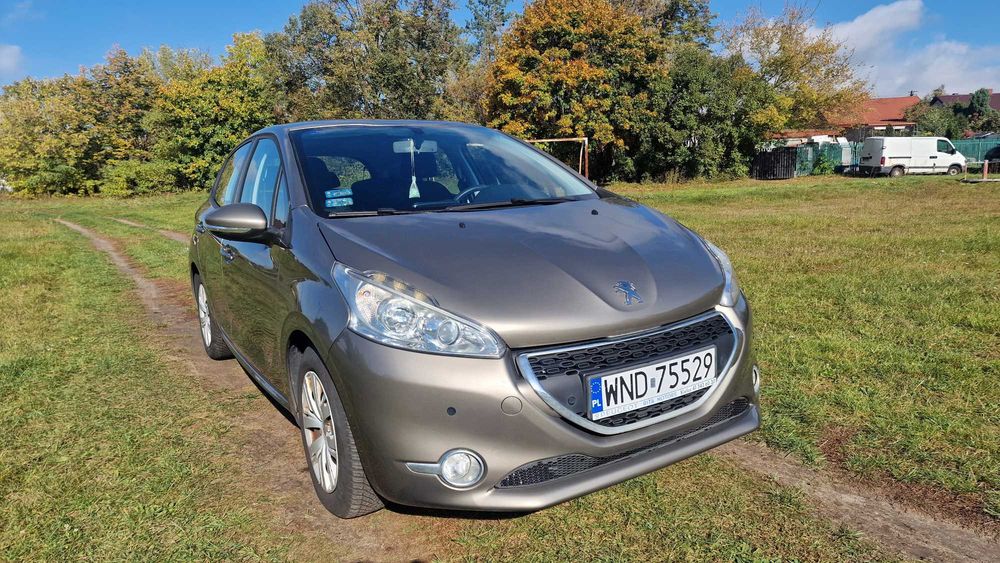Peugeot 208