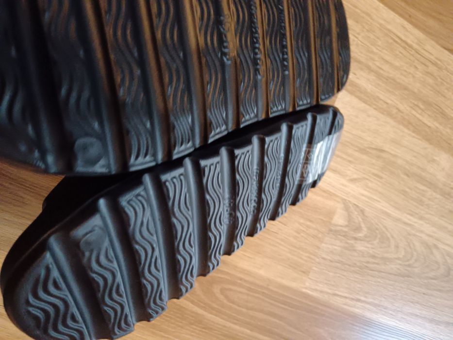 Świetne klapki 40-41