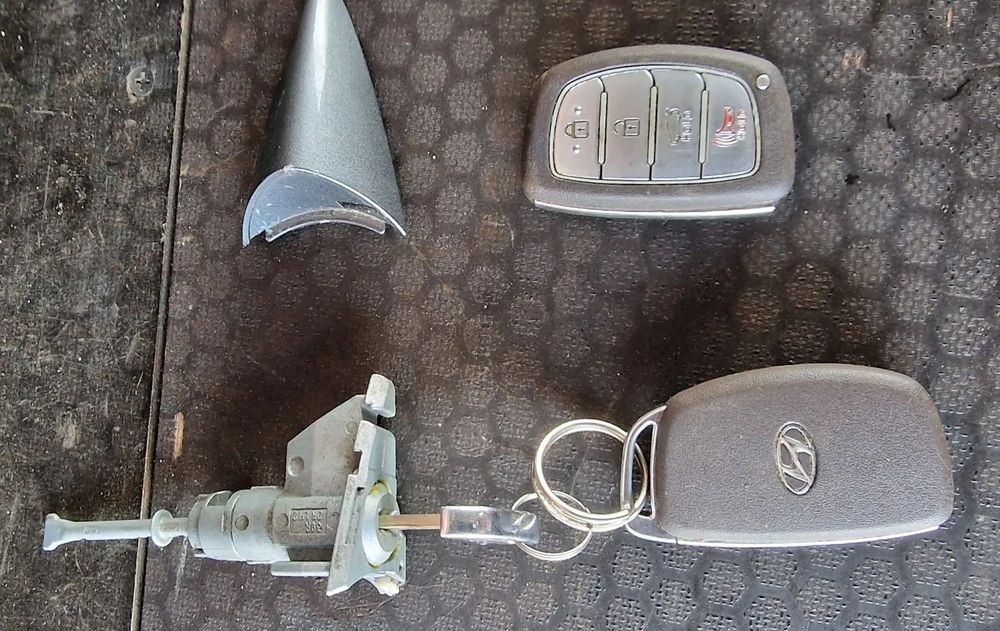 WKŁADKA ZAMKA 2 x KLUCZYK PILOT HYUNDAI i40 1.7 CRDI