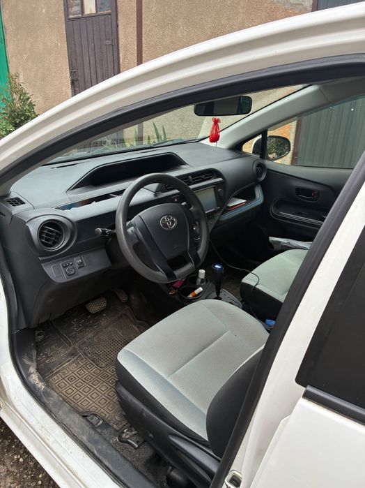 Продам  Toyota Aqua 2018 — економний та надійний гібрид!