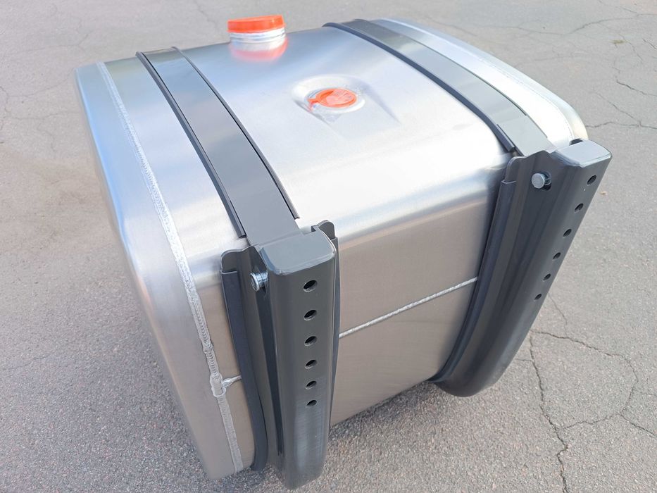 Алюмінієвий паливний бак Man/Daf/Iveco Ман/Даф/Івеко 250л 620х670х700