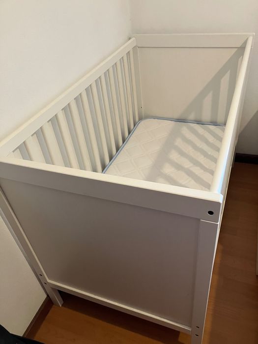 Cama de bebé IKEA
