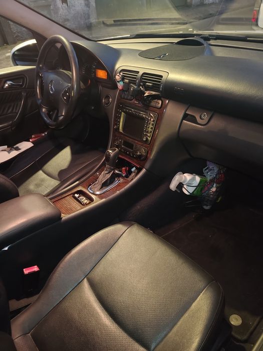 Mercedes-Benz C200