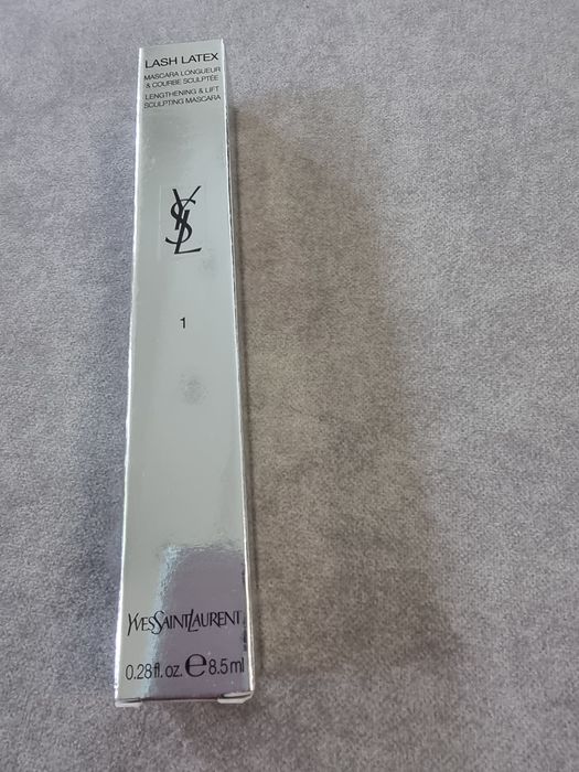 LASH LATEX tusz do rzęs  Mascara  koloru czarnego