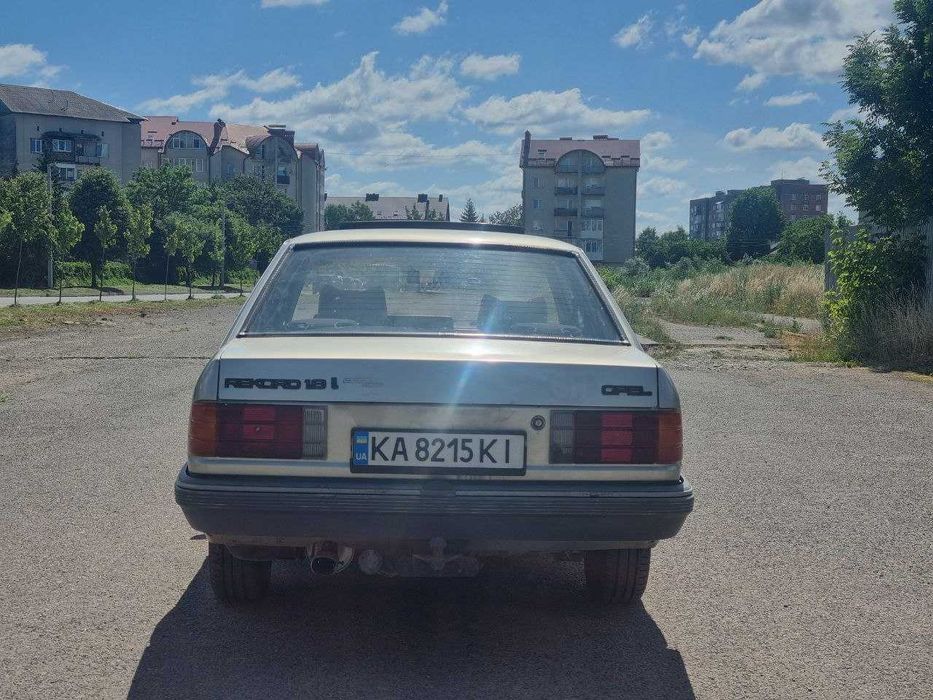 Opel Rekord 1.8 i