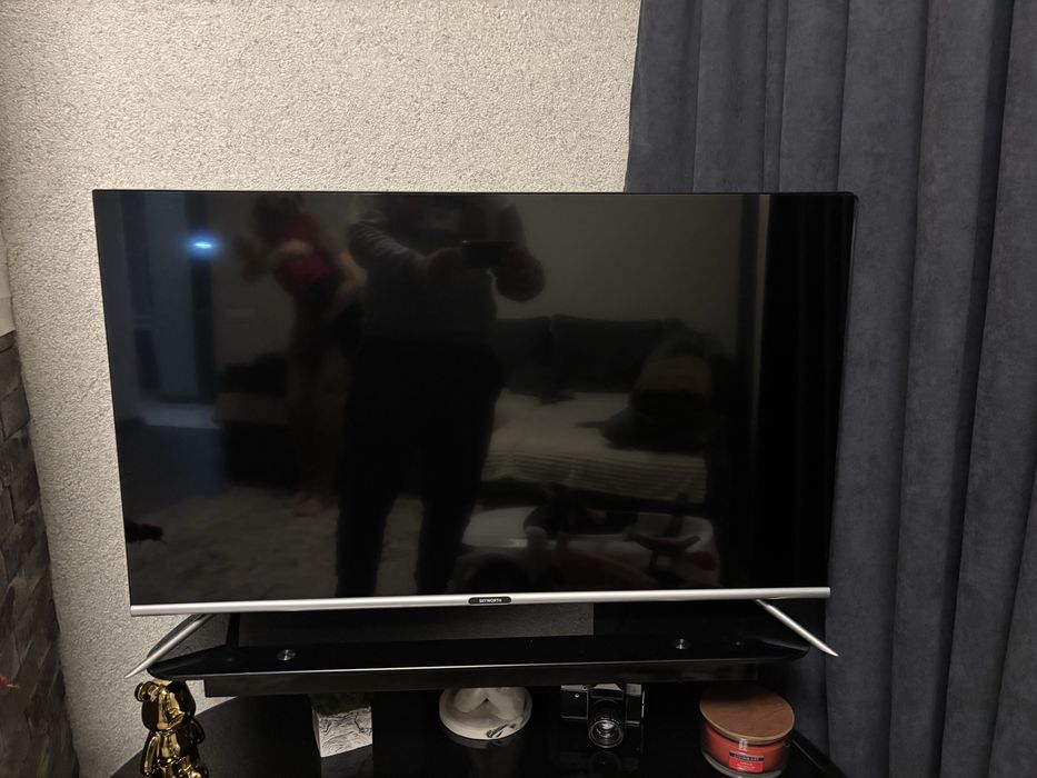 Телевізор Skyworth  43Q20 на запчастини