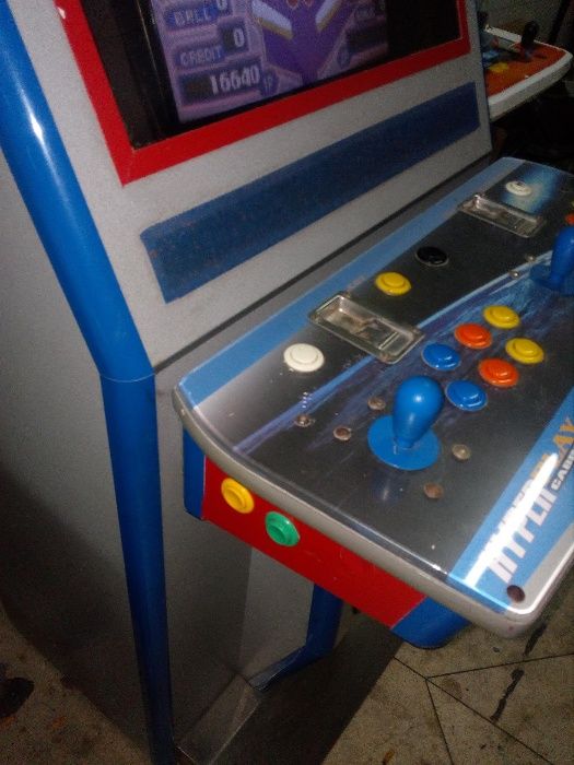 Máquina arcade como nova jogo Pinbal original