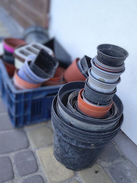 Oddam doniczki różne