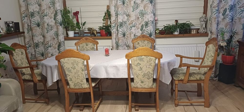 Stół i 6 krzeseł