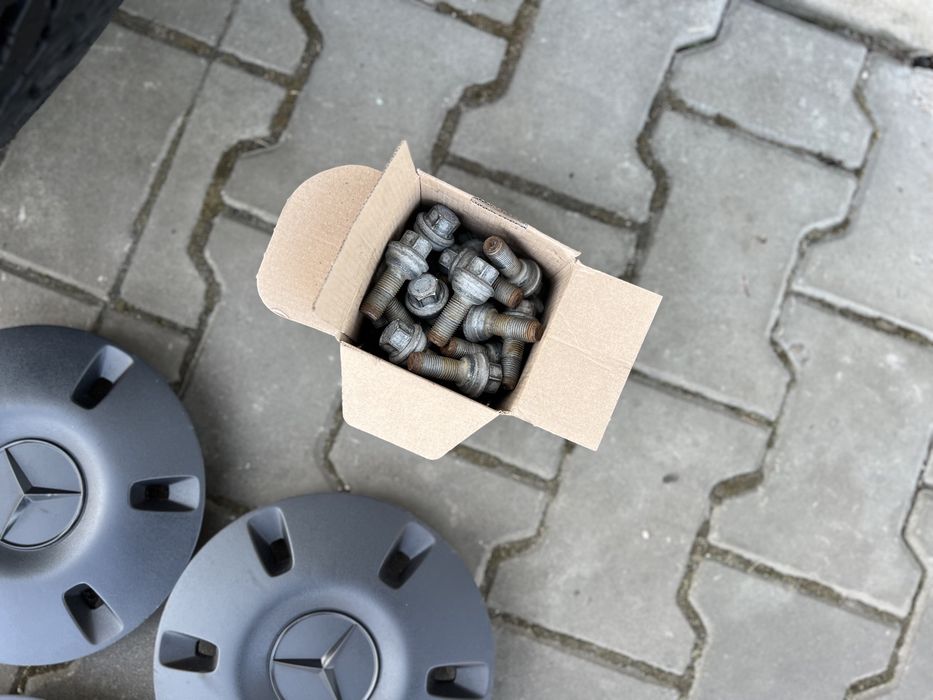 Комплект коліс диски з шинами Sprinter R16 LT245/75R16 шипована резина