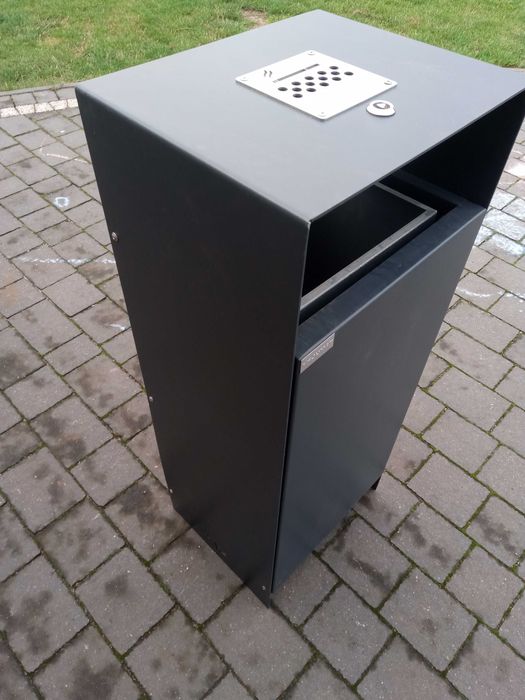 Kosz na śmieci metalowy