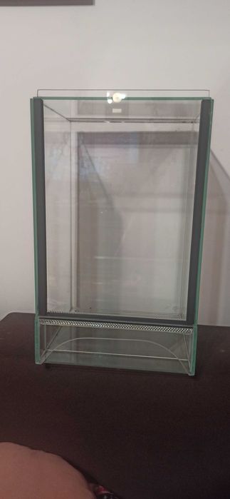 Terrarium pionowe szklarne 25x25x40h cm. dla patyczaka/ pająka