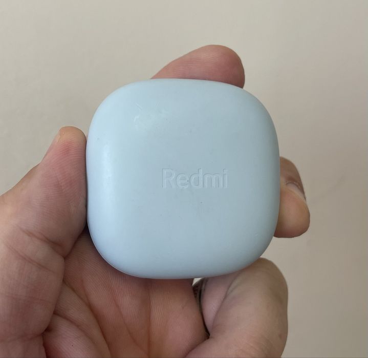 Кейс для наушников Xiaomi Redmi Buds 6 Play б/у
